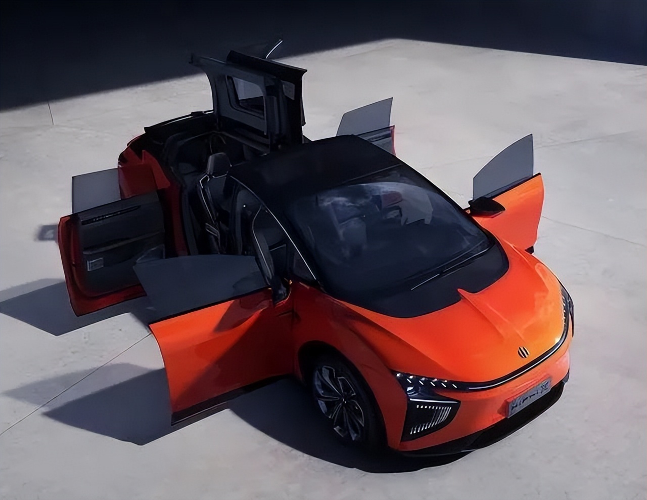 高合英国之宝音响被爆贴牌，车主联合控诉销售欺诈