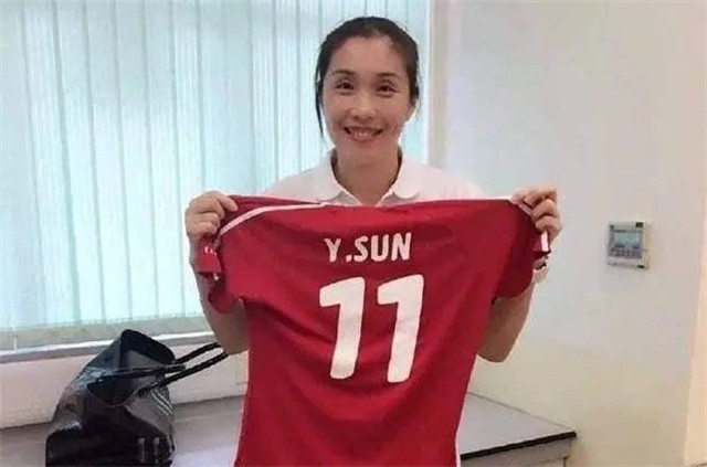 姓孫的籃球運動員（郎平愛徒孫玥：48歲小老虎嫁香港14載，郎導夸她還那么漂亮）