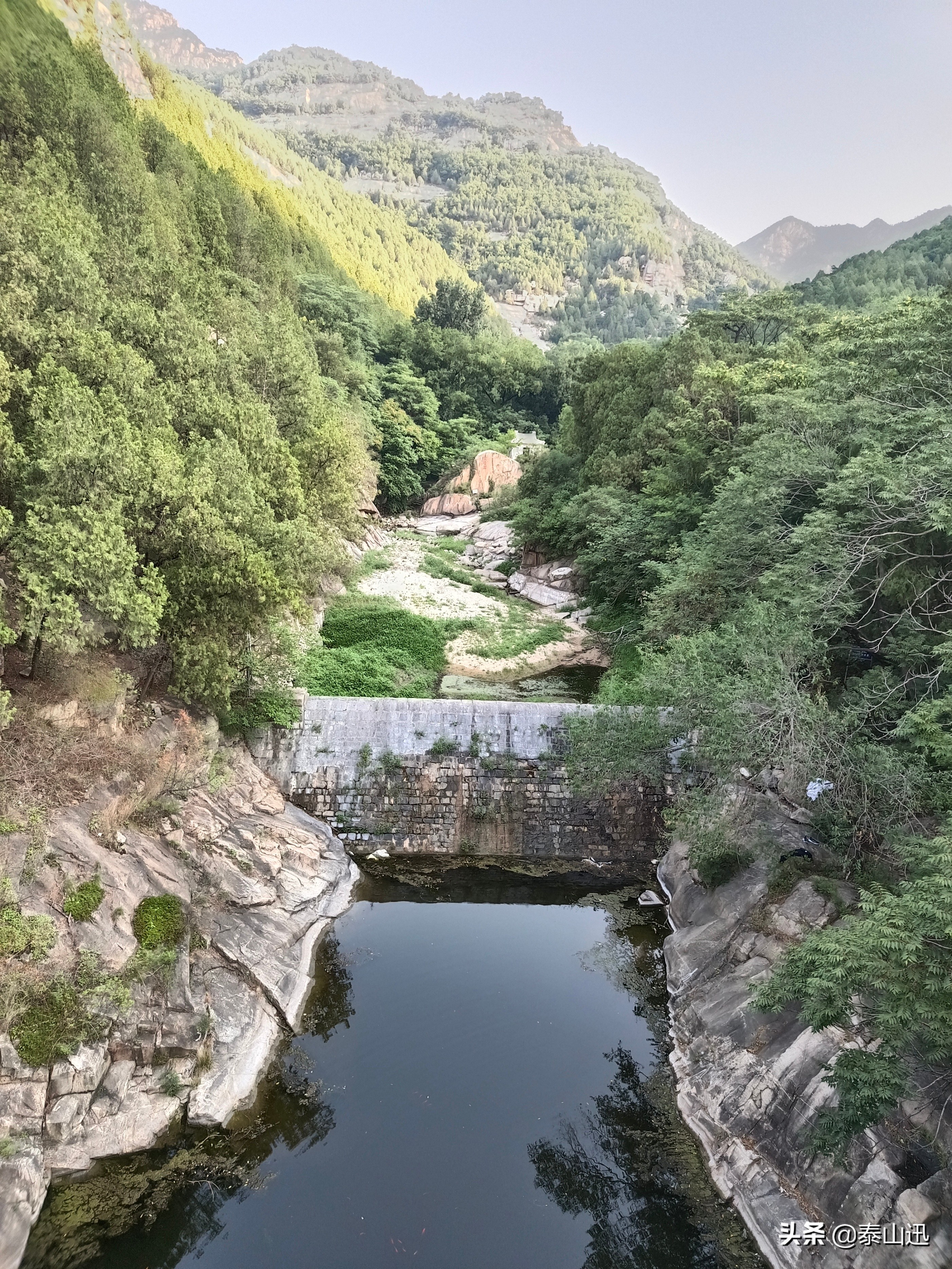 泰山十险之龙角一线天