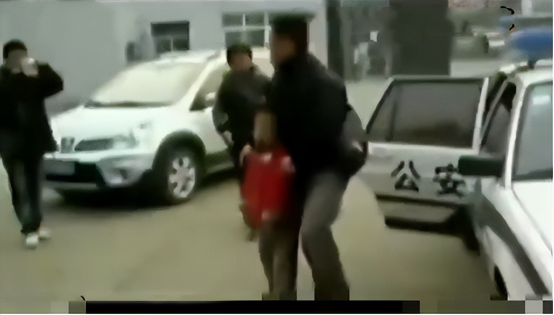 2008年，深圳男子3岁儿子被拐，三年后儿子在人群中一眼认出生父