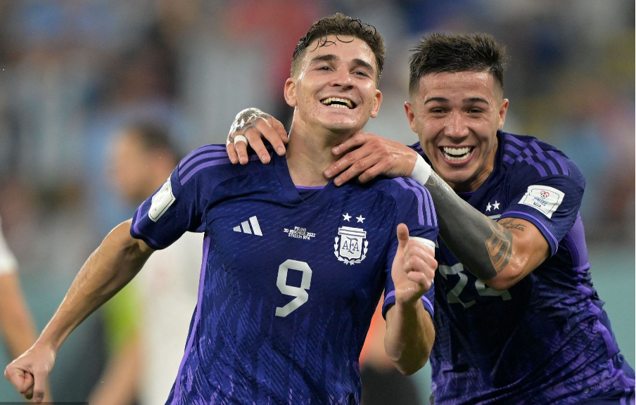 今晚凌晨两点世界杯（2：0！2：1！1：0！世界杯疯狂一夜，阿波联手出线，墨西哥赢球出局）