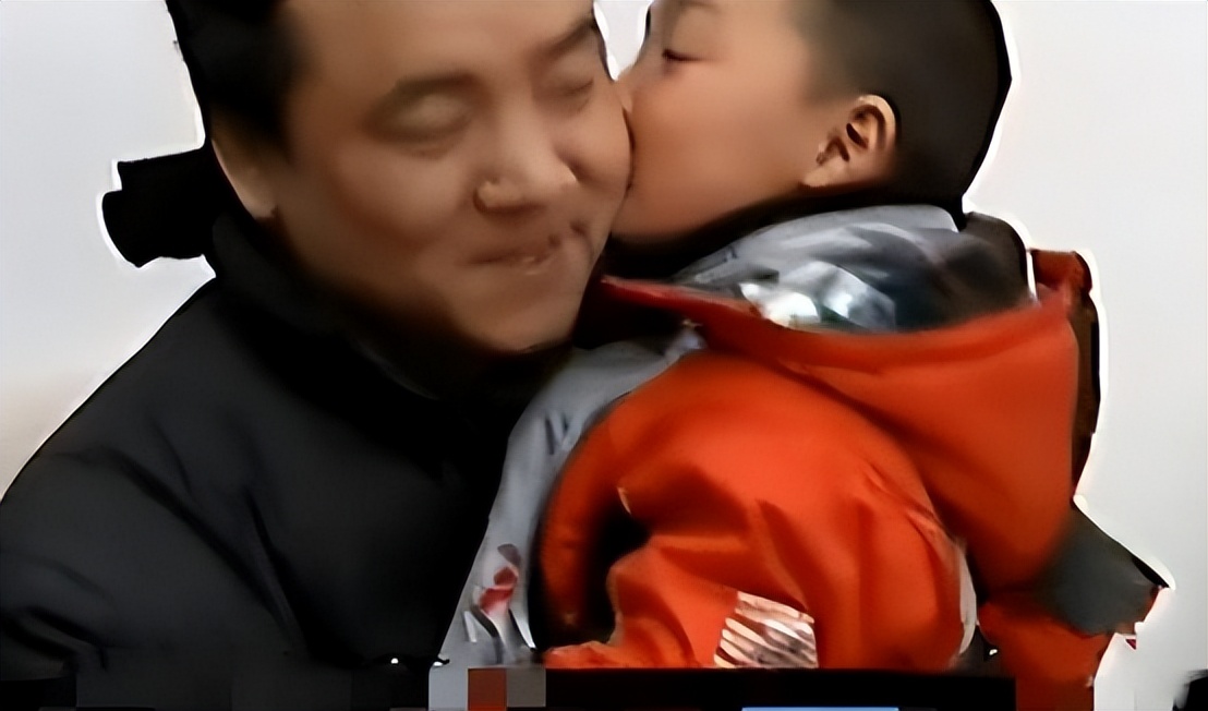 2008年，深圳男子3岁儿子被拐，三年后儿子在人群中一眼认出生父
