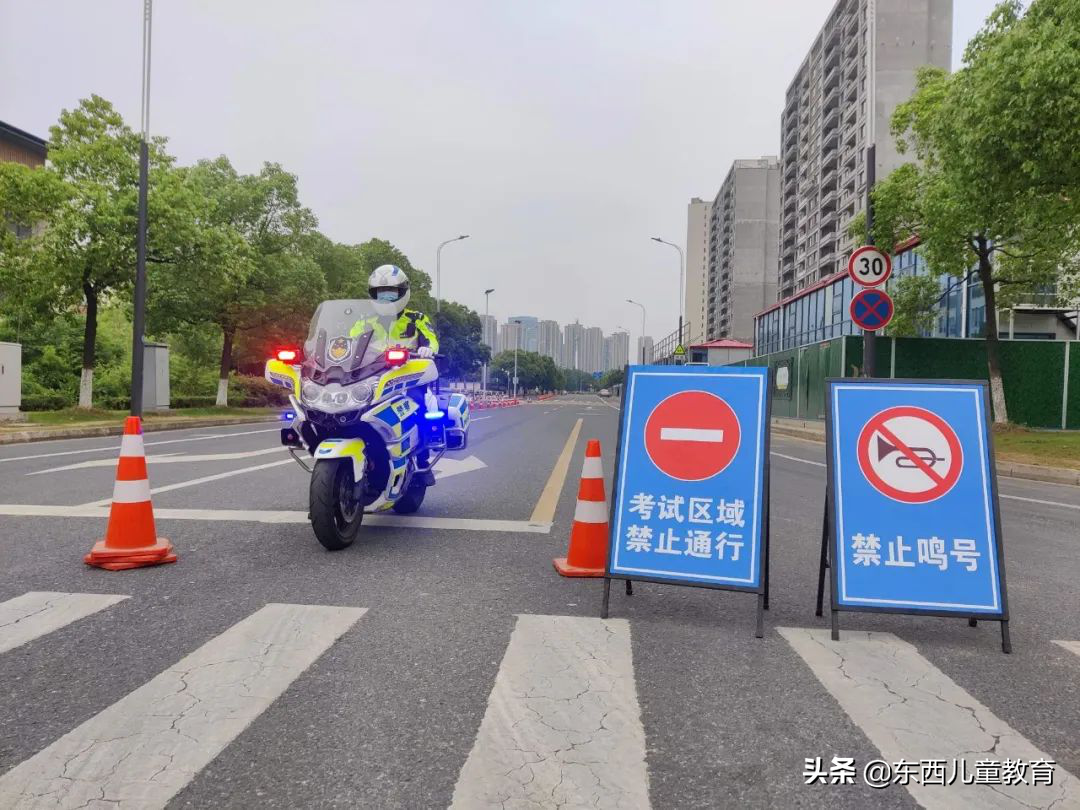 孩子英语学习最头疼的就是听和说，今天我来说说该怎么练