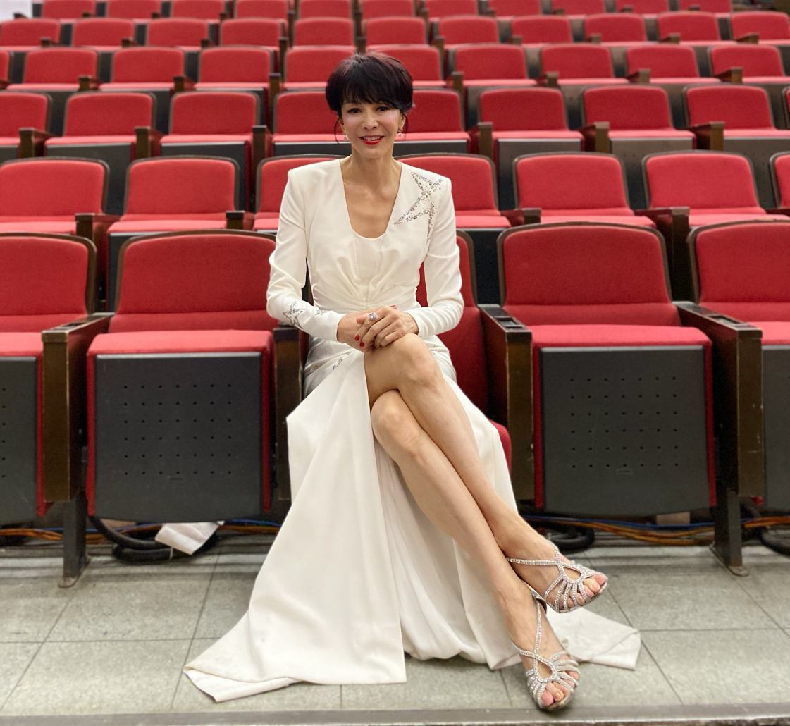 女星郑裕玲:16年爱情长跑未果,56岁男友转身"嫁入"豪门