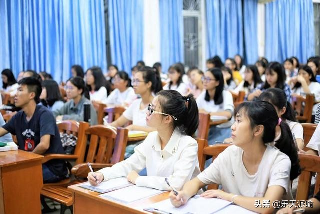 学这三个科目的师范生有福了，毕业薪资高，福利和发展前景好