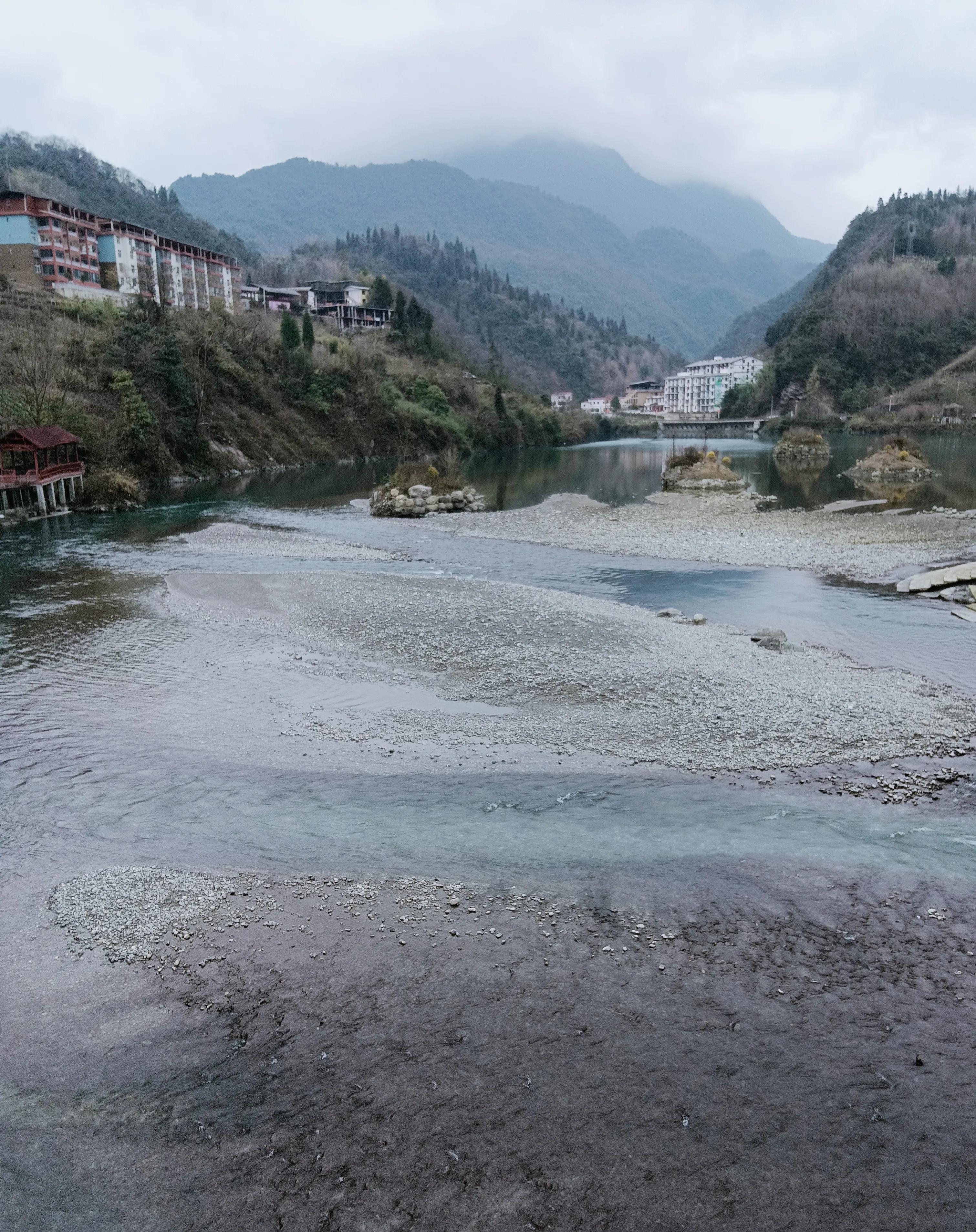 都江堰南桥老街(胜地寻踪：民族地区的一个古镇，原来是都江堰的一个乡（多图）)