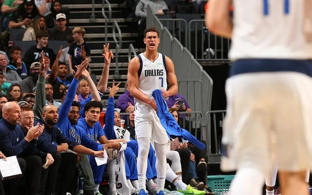 nba鲍威尔有哪些荣誉(东契奇的新罗宾！18投16中连赢唐斯字母哥 他曾遭遇跟腱撕裂 丧母)