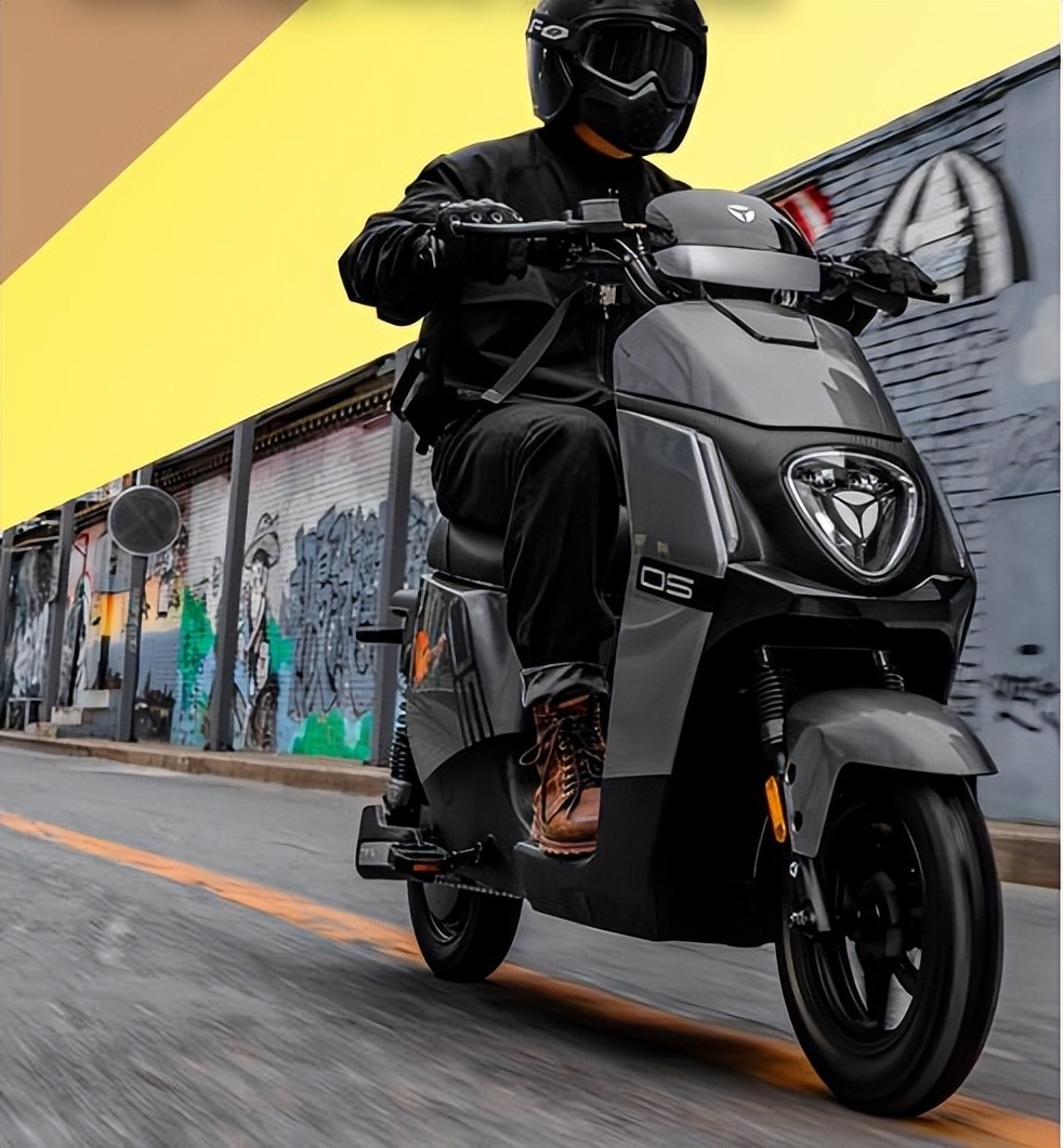 3000元买电动车,雅迪/爱玛/九号谁值得买?3款百公里新车告诉你