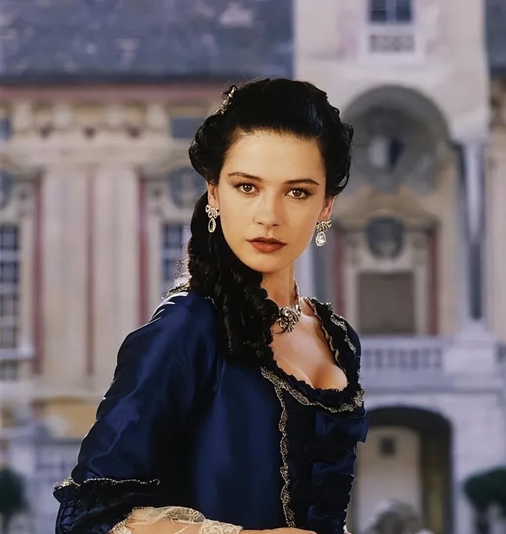 "世界第一美"—凯瑟琳泽塔琼斯写真赏)