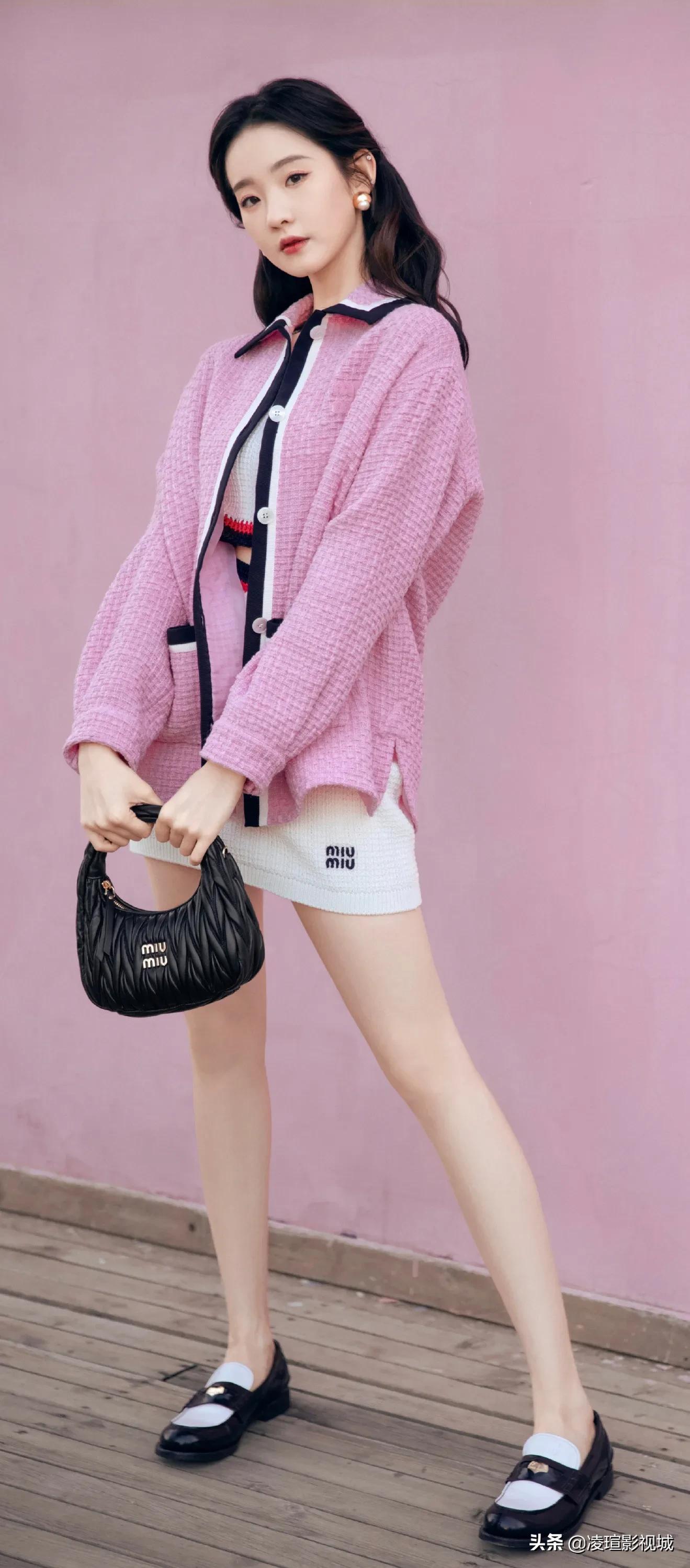 明星壁纸图片分享：张艺凡（1）