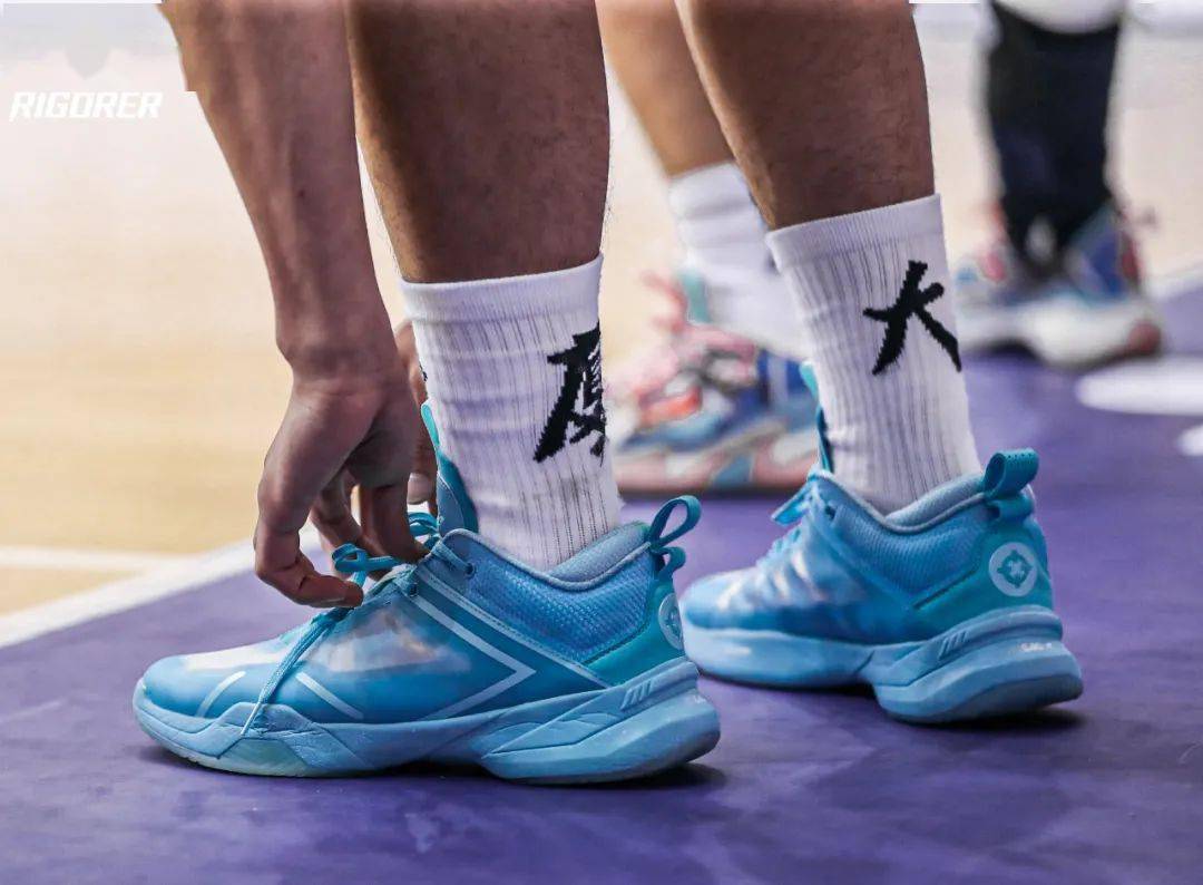 中国有哪些品牌签约nba（国产品牌大爆发！反伍登陆NBA，准者签约里弗斯，汤神迎来小爆发）