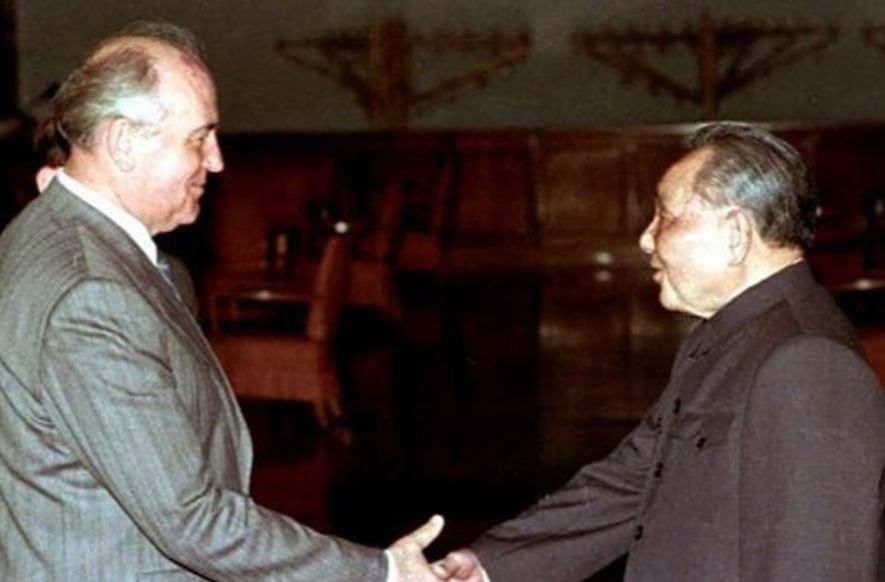 1975年蒋介石邀请毛主席访台，毛主席：小平同志代替我去台湾