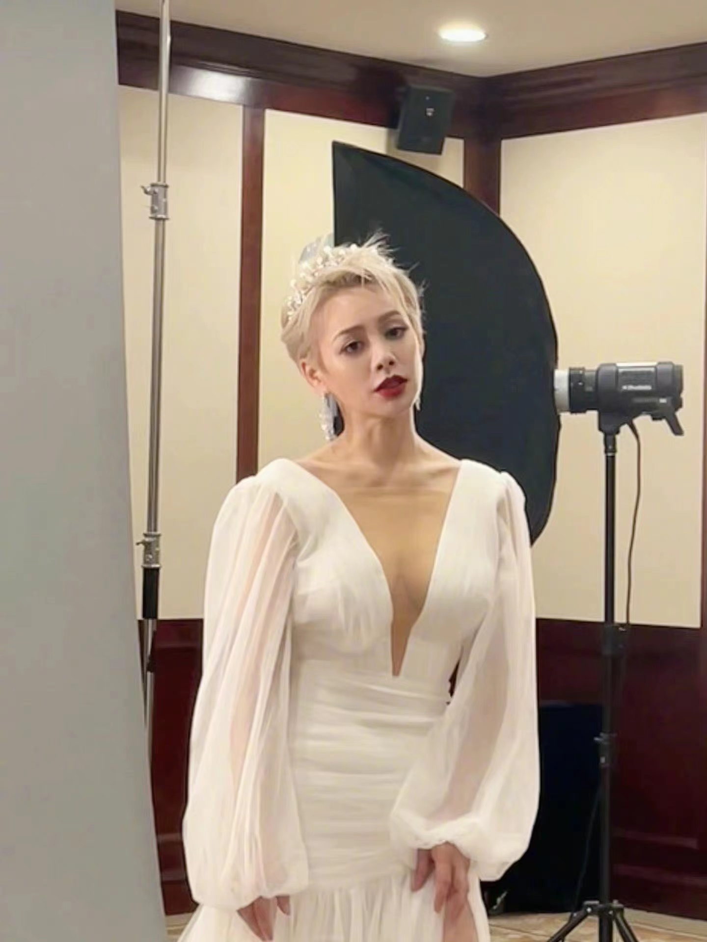 在追求"纸片人"身材的娱乐圈,宁静是端庄大气的类型,年轻时珠圆玉润