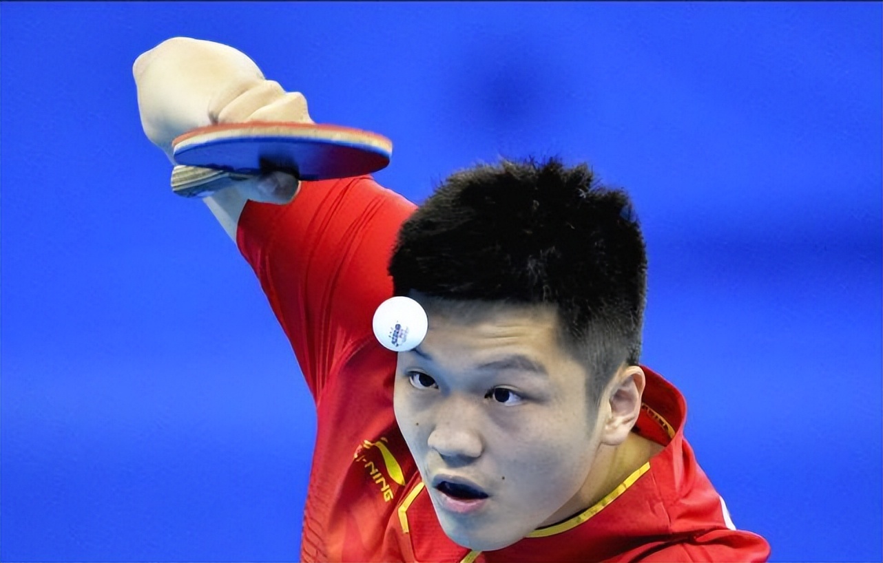 乒乓球世界杯中国夺冠(4-1横扫日本张本智和夺冠,樊振东强势出击,wtt