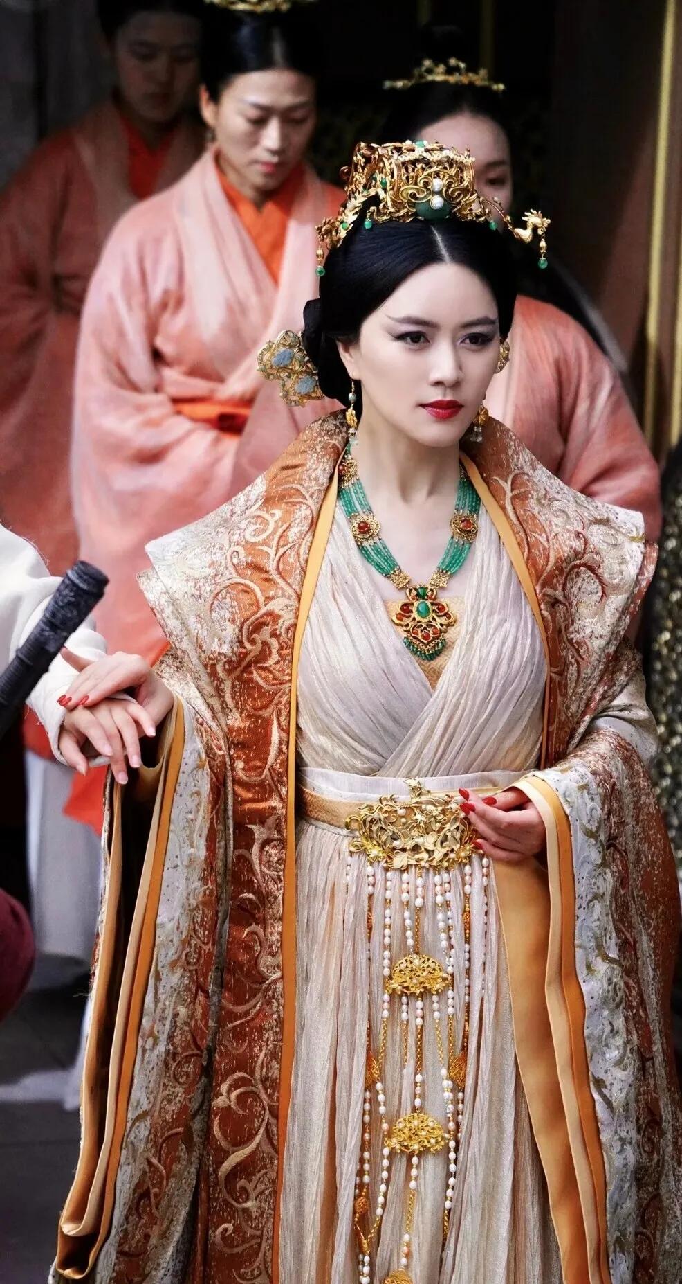 巅峰时隐退嫁入豪门—田海蓉