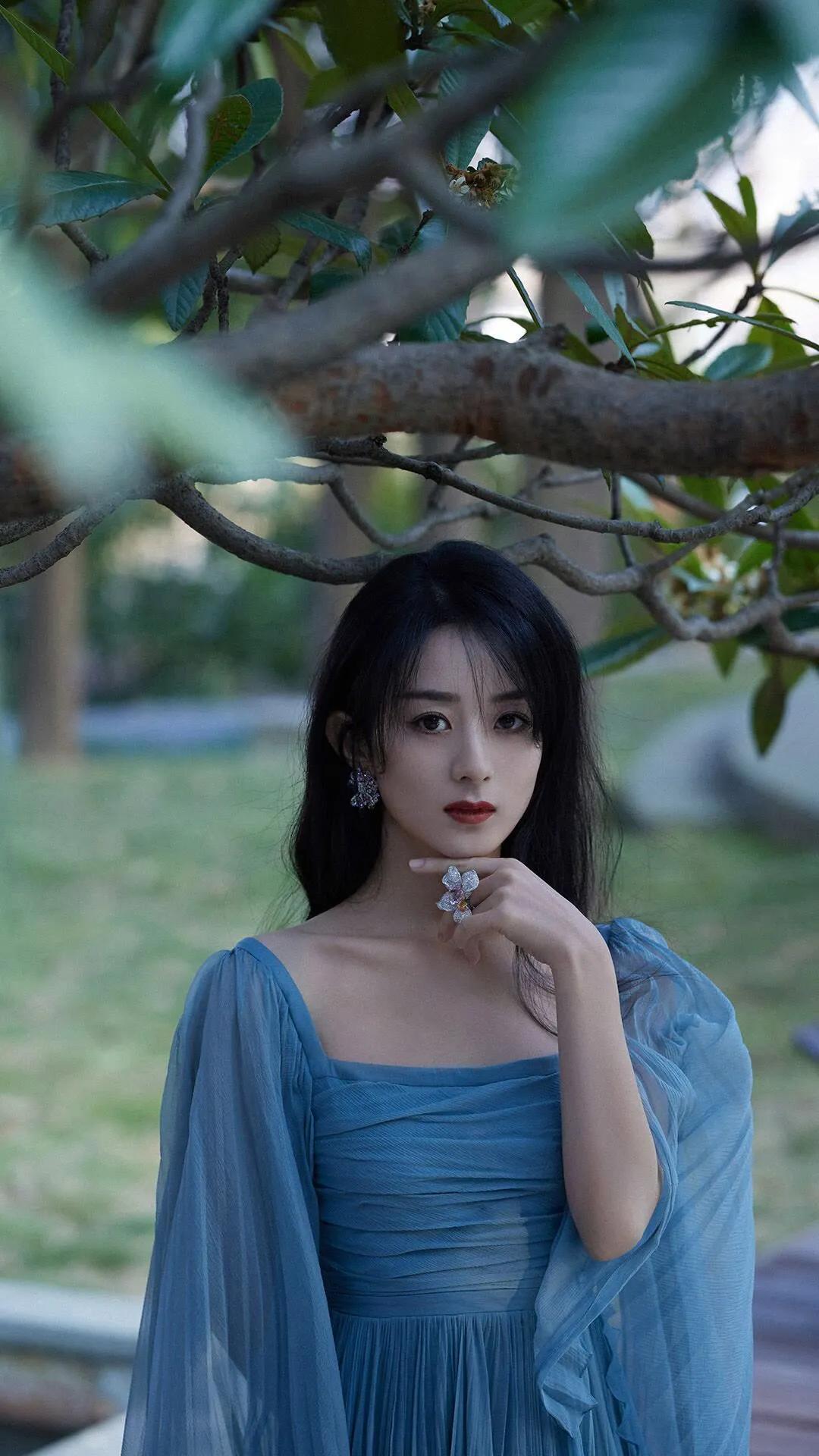 赵丽颖竖屏壁纸：颖火虫们，赵丽颖值得你一直爱吗？