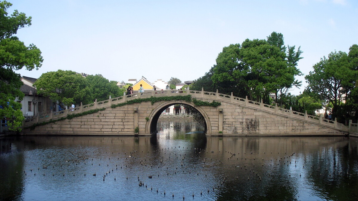 盘点全国10大求财最灵的寺庙，前仨歪果仁都喊真香，争着上头香