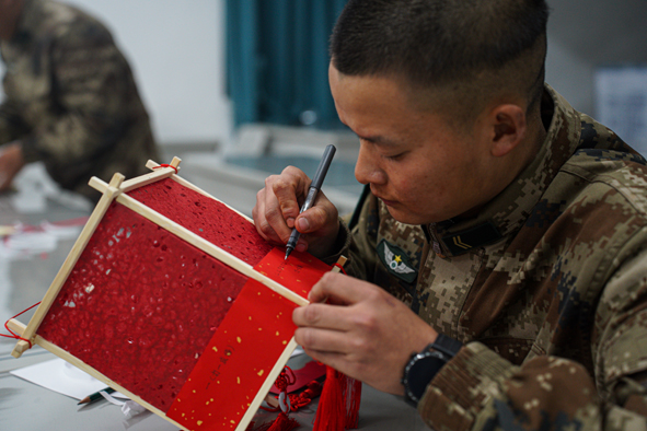 南部战区某旅：快来围观兵哥哥们的新年祝福