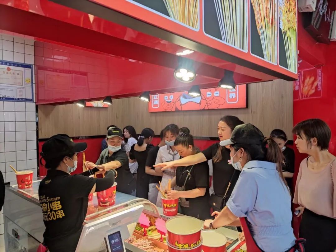 逆勢拓張400+店，年銷10億+串，它是怎么做到的？