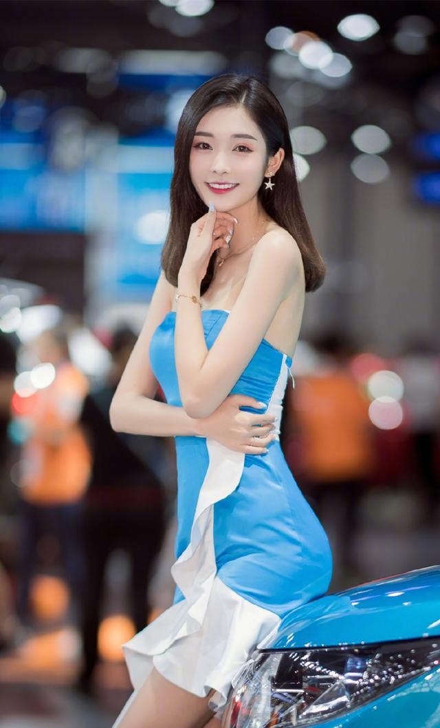 青春靓丽美女车模