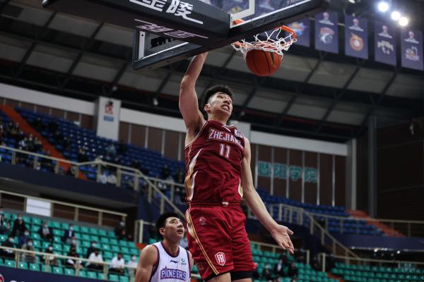 余嘉豪为什么不去nba(太狂了！余嘉豪霸气言论表达对落选不满 奈何生错时代他真没机会)