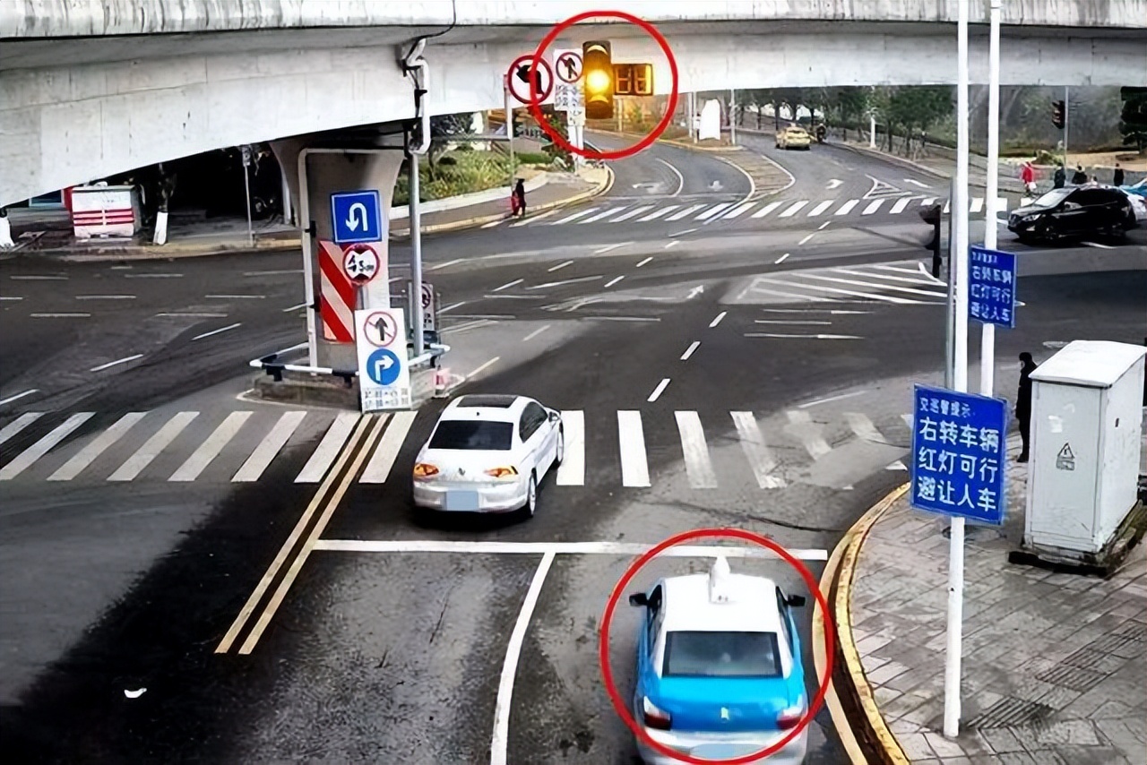 汽車這樣通過路口，等同于闖紅燈，交警：扣6分、罰200