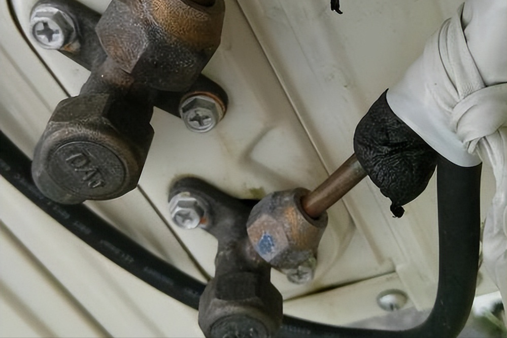 为什么变频空调必须抽真空，而定频空调可以不抽真空呢？