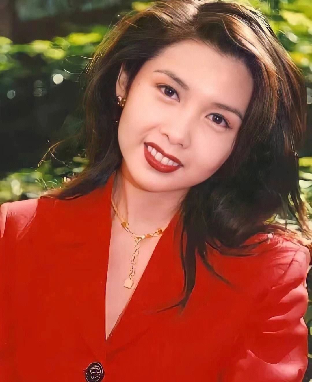 "风月片女王"翁虹:被王晶忽悠"下海",26岁一"脱"成名