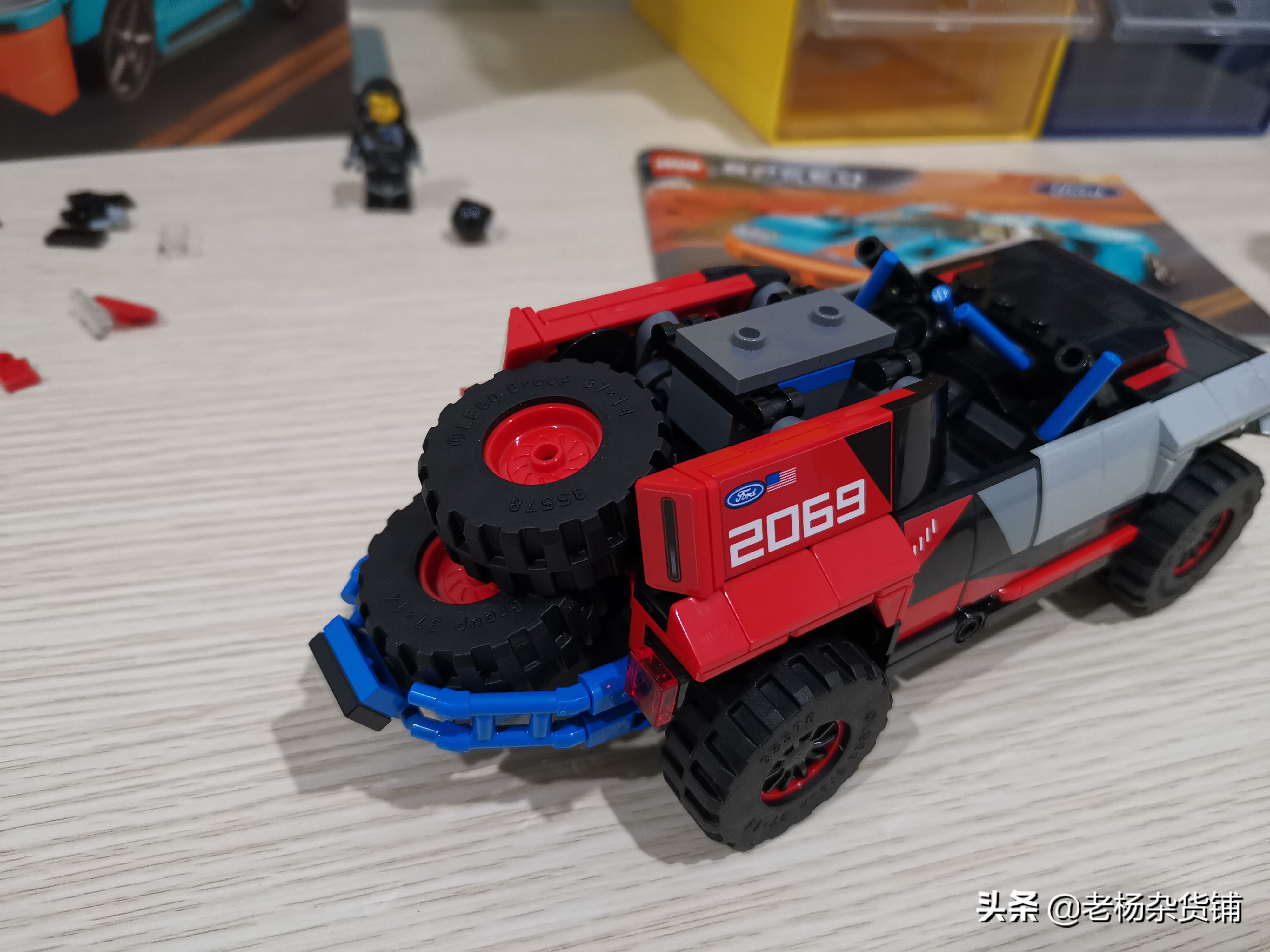 LEGO超级赛车系列76905福特GT和BroncoR开箱简评