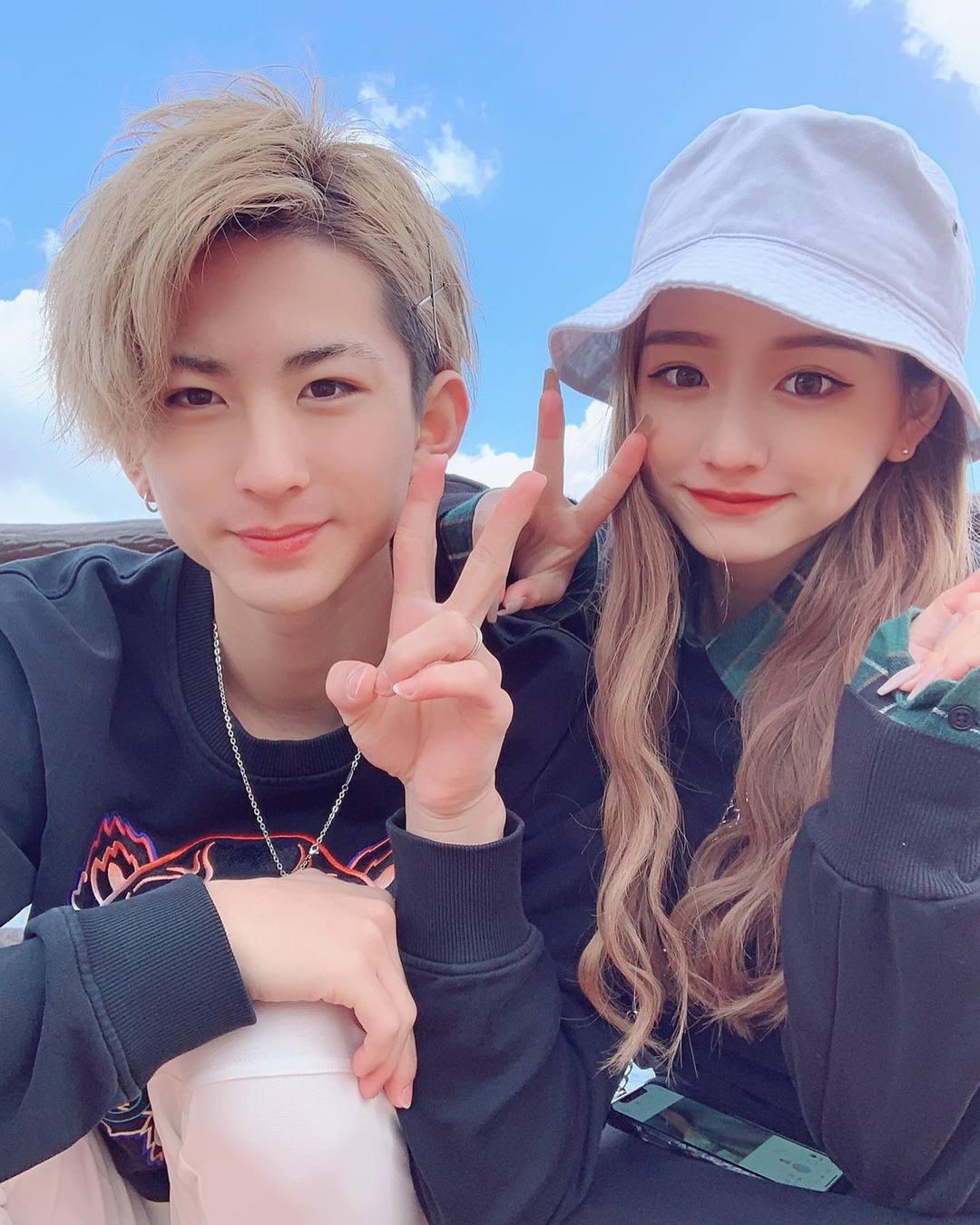 当时16岁的高中生妹子重川茉弥,参加恋爱真人秀节目《今天开始爱上你