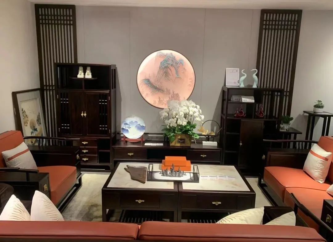 匠心品质，主打金丝楠木的“楠图雅”整装家居迎来终端大爆发