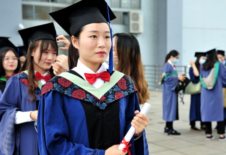 22年研究生迎来“新改变”，学年制或延长至4年，学生看法不一