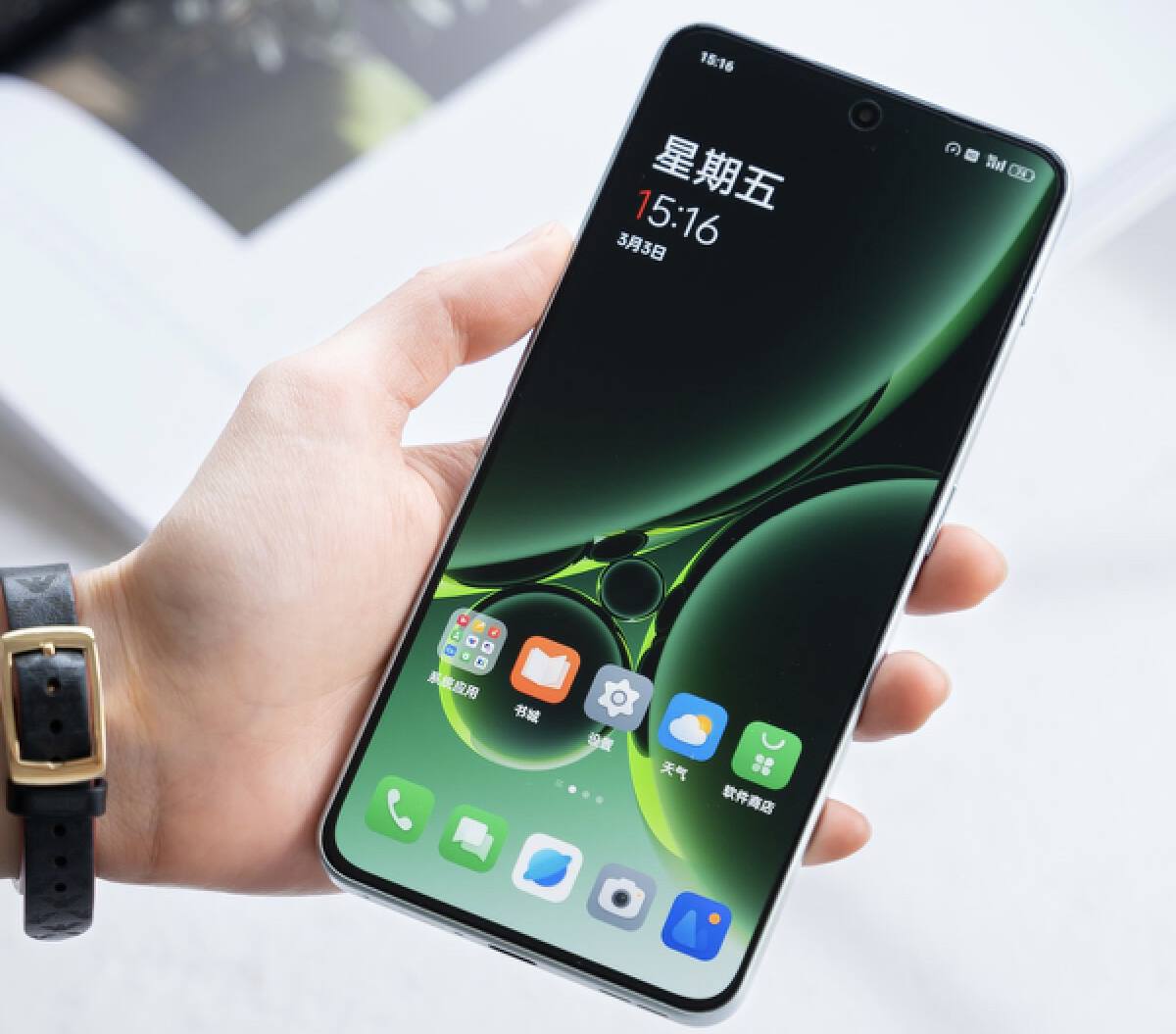 红米的底气明显弱了,一加ace 2v再次射门,逼的红米频频降价