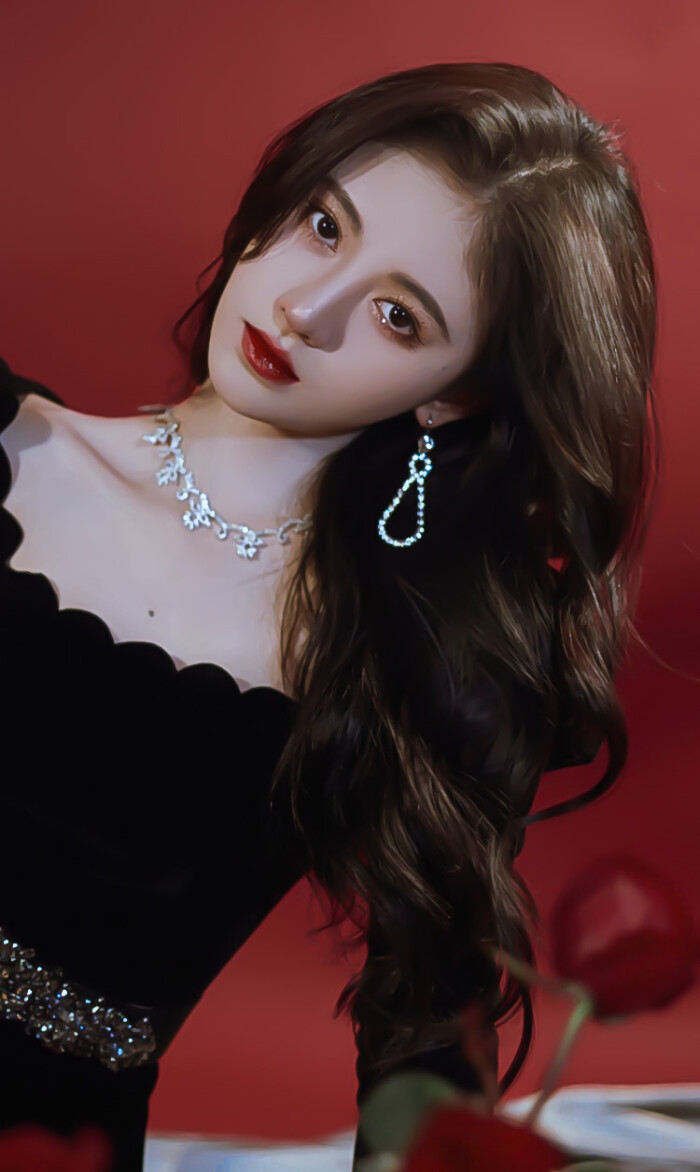 瘦到病态，动脸成瘾，切胃、剪肠齐上阵，内娱的畸形审美真可怕