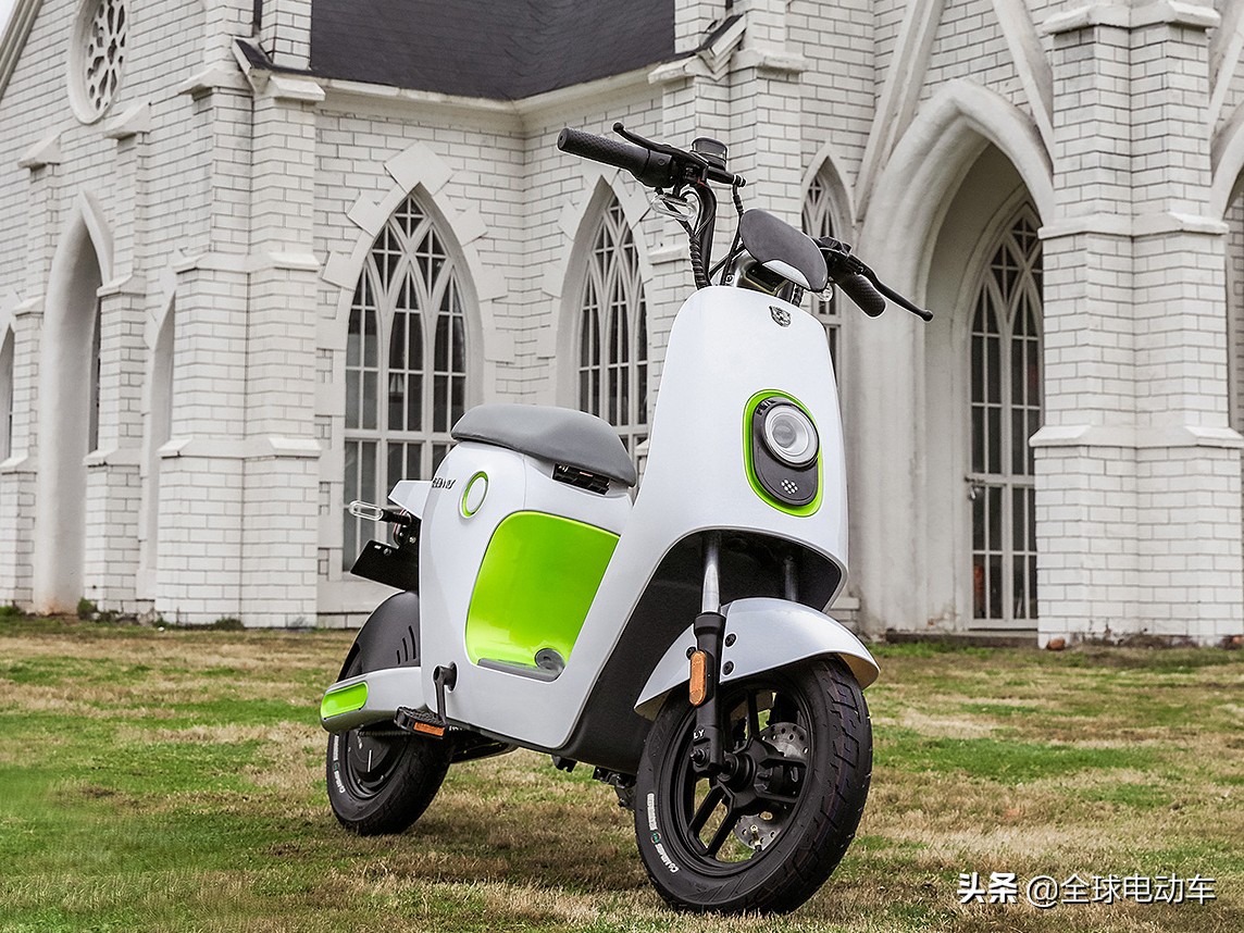 绿源2款电动车评测：续航130公里，精致耐用，适合上班代步