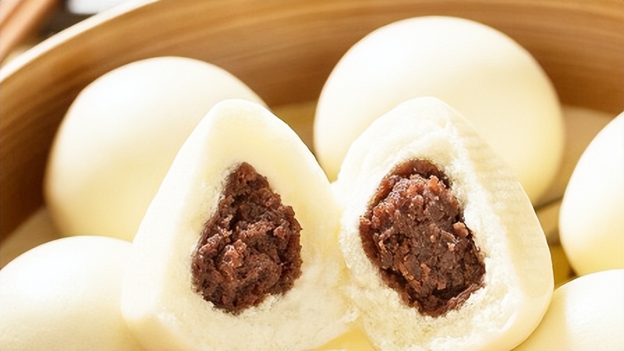 据传喝牛奶会加剧长痘的现象？长痘的人，这2种食物都要尽量避免