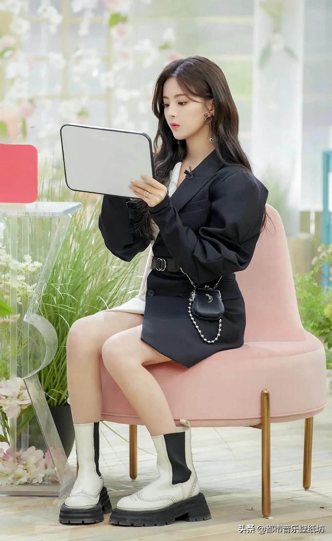 杨超越高清时尚穿搭美图壁纸