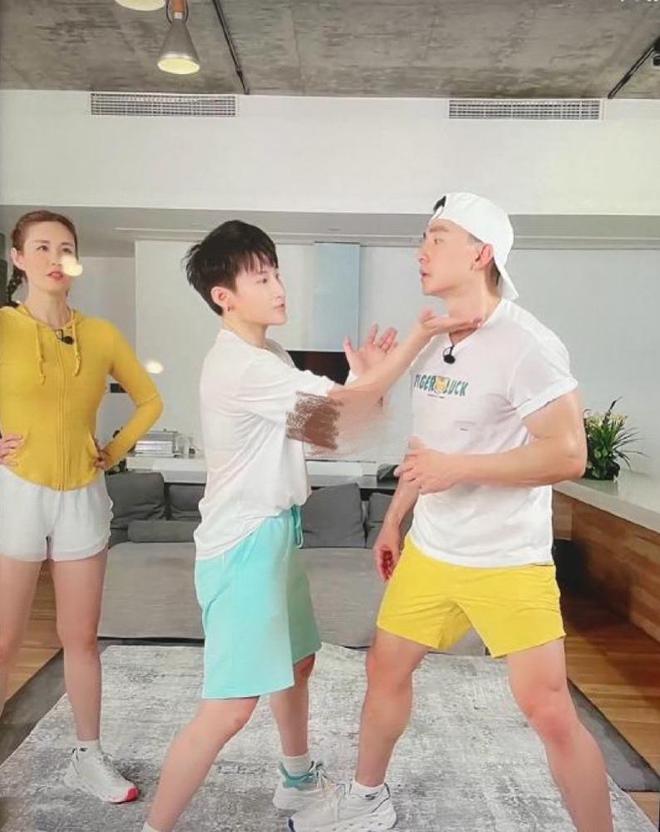 蒋璐霞：天生女兵王，曾是释小龙师姐，为拍戏剪掉长发，绝经十月