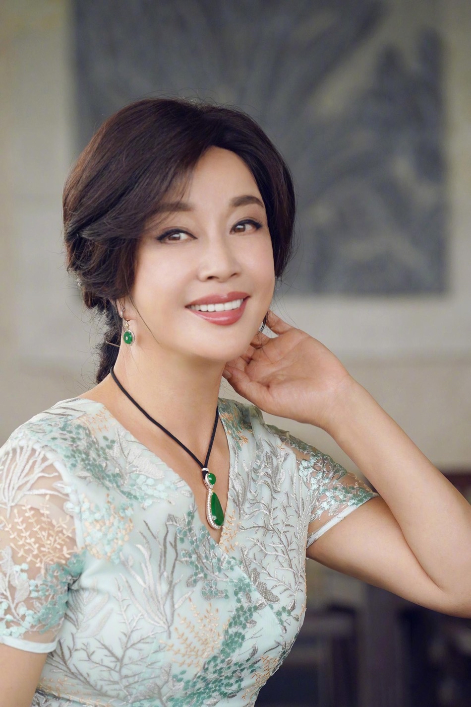 6位“清纯欲女”的劲爆情史：有人8段感情4次婚姻，有人当街热吻
