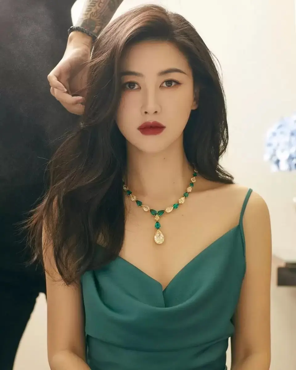 尤文老板中国女友（“京圈公主”朱珠：家世媲美韩雪，与顶级富豪恋爱，37岁嫁平庸男）