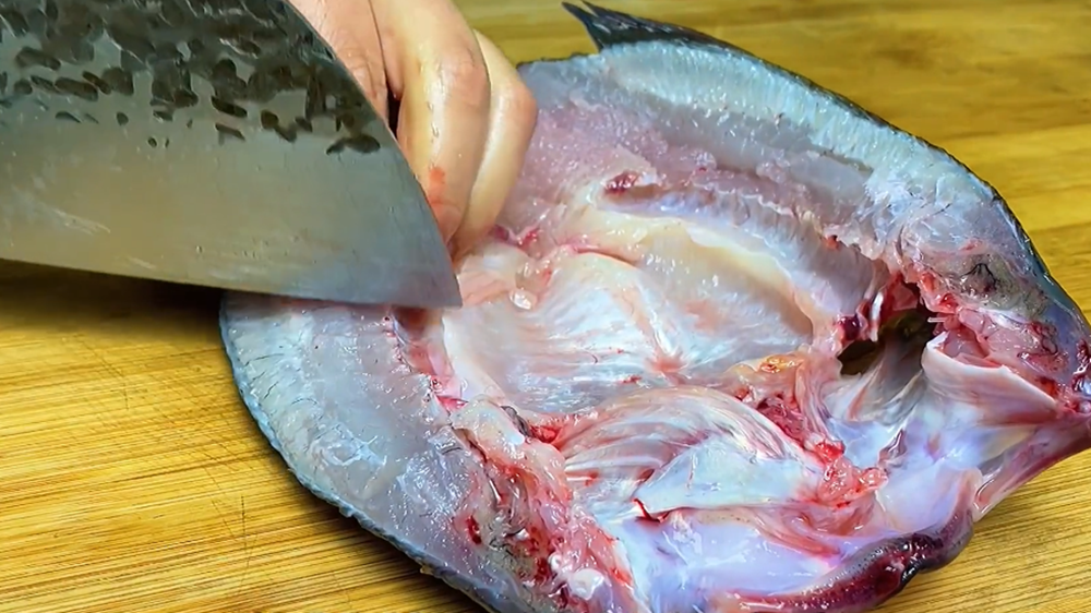 图片[3]-【脆鳞鲈鱼】做法步骤图 味蕾的刺激：品味焦香味美、外酥里嫩-起舞食谱网