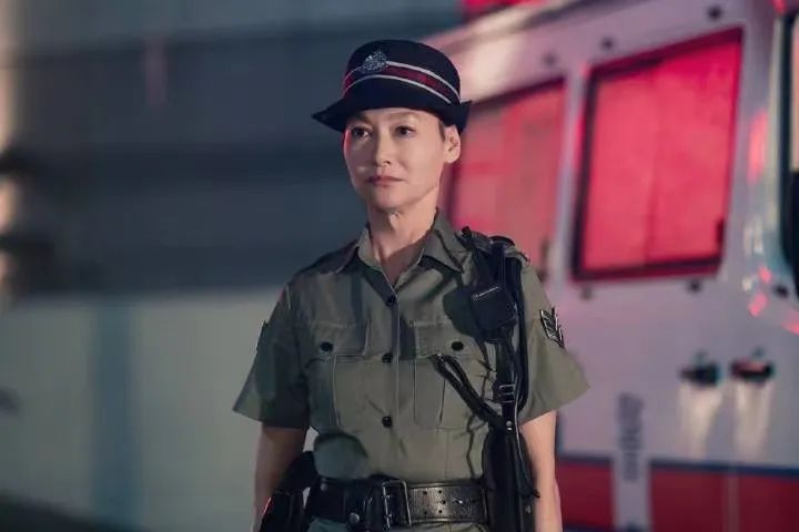 百位明星庆祝香港回归25周年，王祖蓝晒对比照，陈伟霆推新歌欢庆