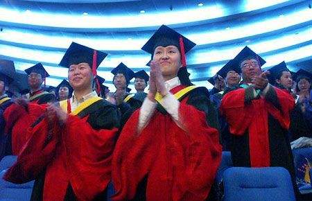 鼓励“在校硕士、博士生结婚生育”？先把论文写完再说，太真实了