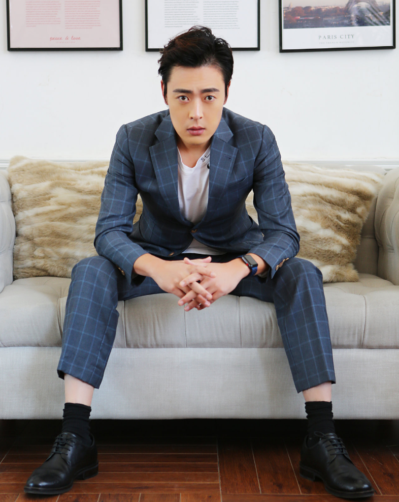 "魏和尚"张桐:为追演员梦穷到吃狗粮,得抑郁症时女友不离不弃