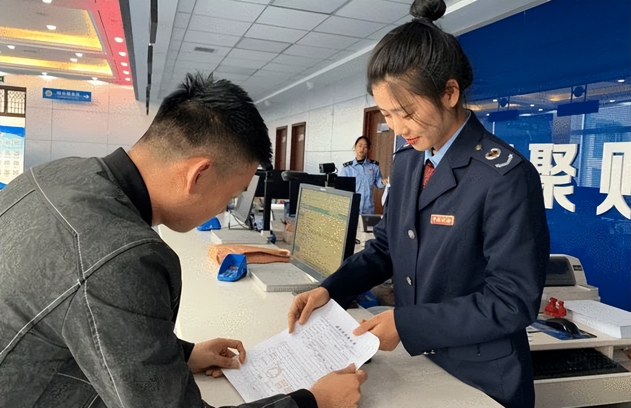 “考公上岸后，亲戚上演了教科书式翻脸”，大学生的经历很真实