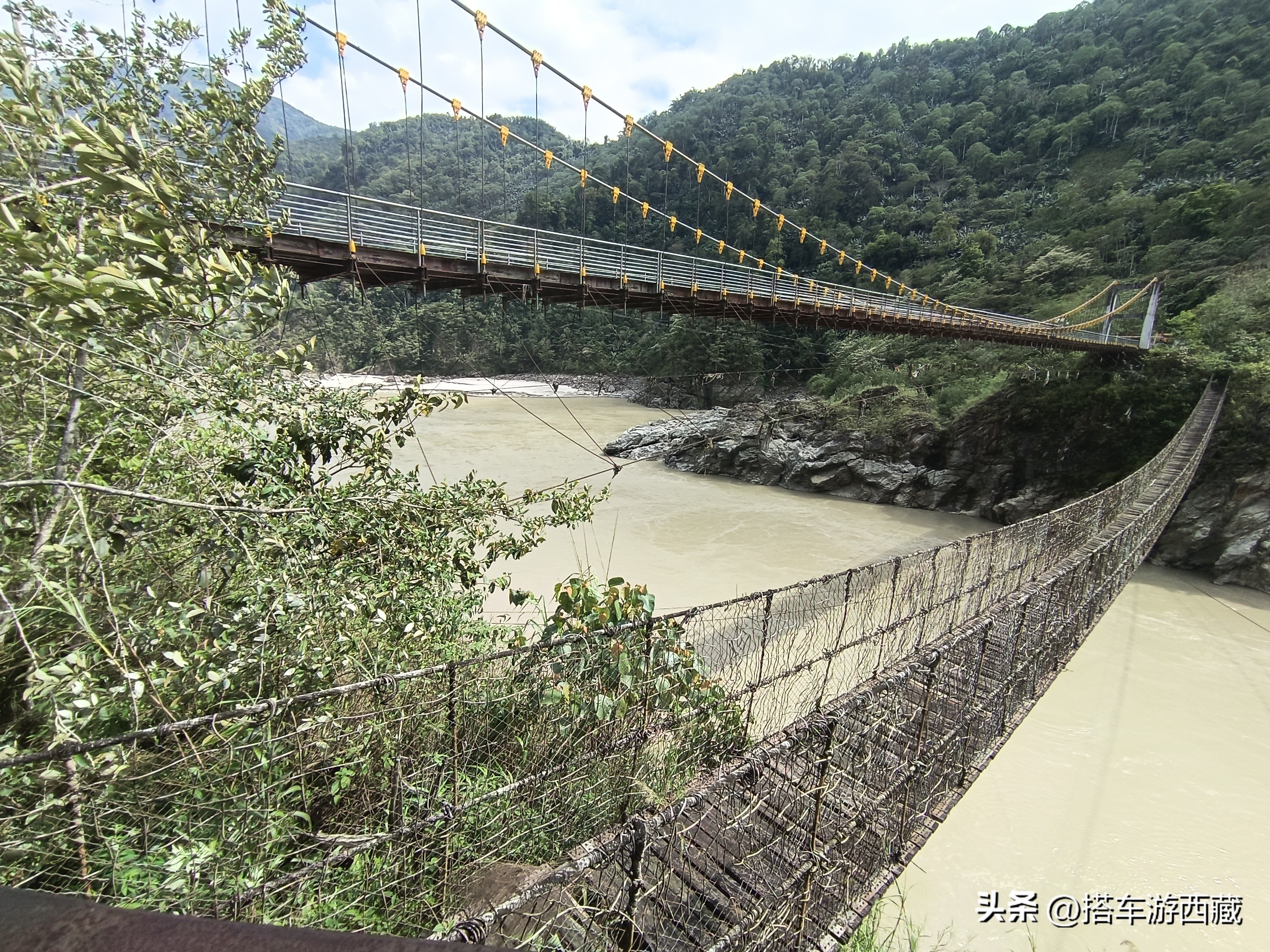 徒步墨脱南部小乡村，路上本地人跟我说不要瞎走，到处都是眼镜蛇