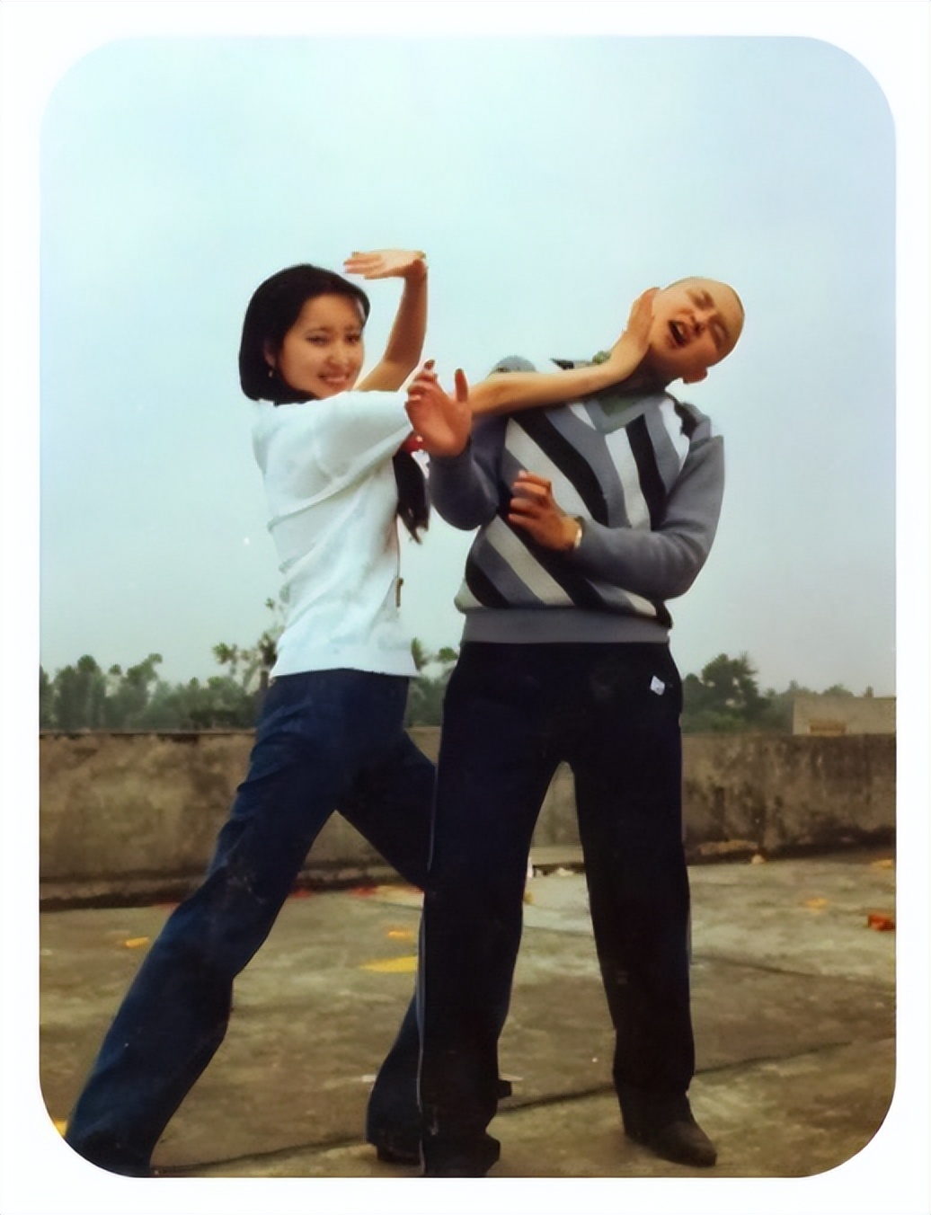 东方闻樱本色出演《红楼梦》，女孩都不和她玩，只和陈晓旭关系好