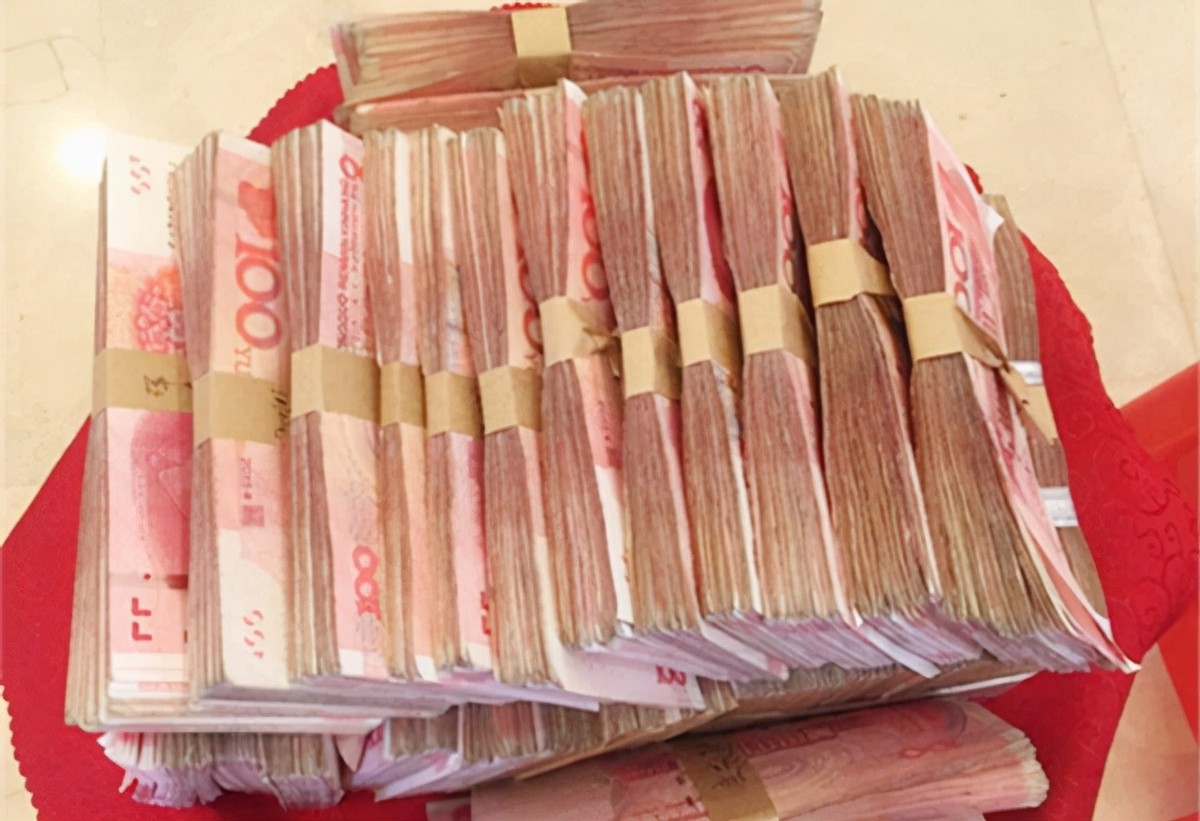 2017年，安徽一女会计贪污1158万，给男主播刷百万“钻石”