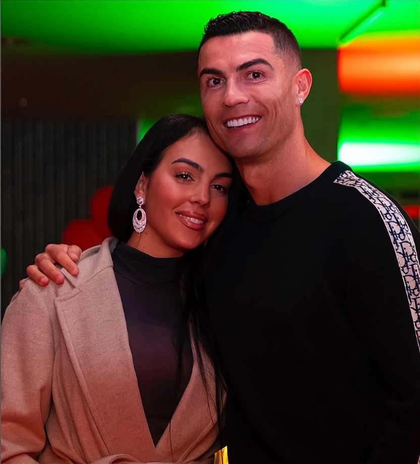 苏亚雷斯连续6场没进球（8场8球3助攻！36岁苏亚雷斯持续爆发，完爆中国归化国脚 不比C罗差）