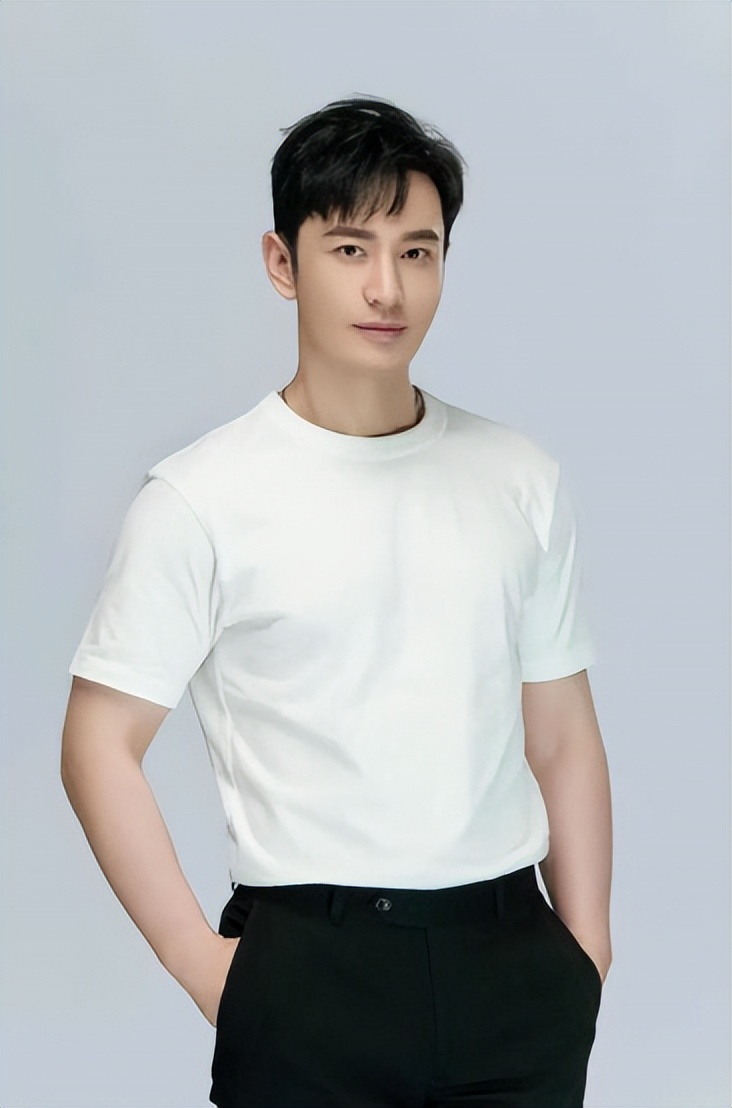 这8位男明星个个浓眉大眼,气宇不凡